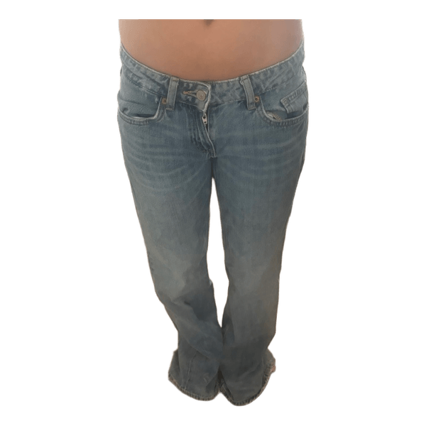 Lyseblå jeans fra Zara