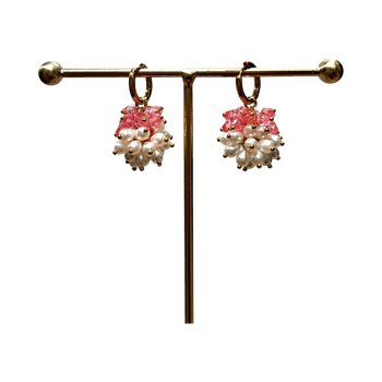 kristalli/ helmirypäs-korvikset pinkki-valkoisena