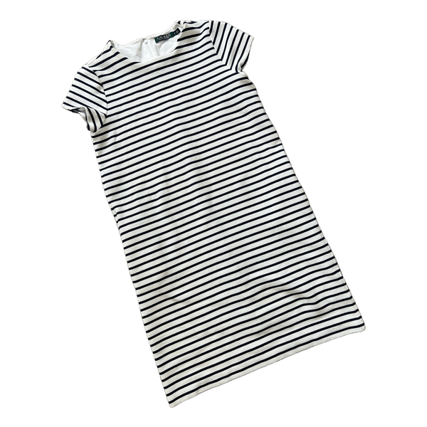 Raidallinen mekko