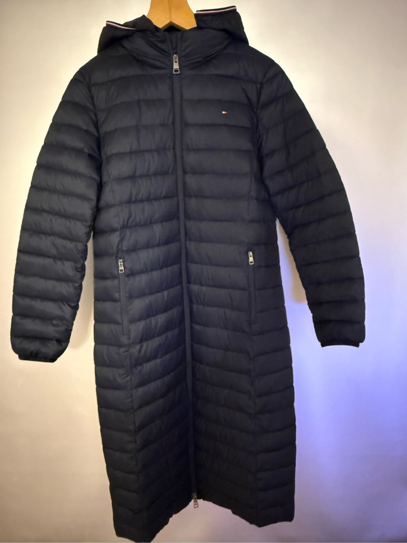 Käyttämätön Tommy Hilfiger toppatakki