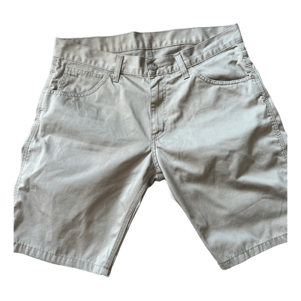 Beiget Carhartt shortsit