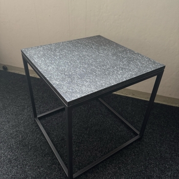 Pöytä