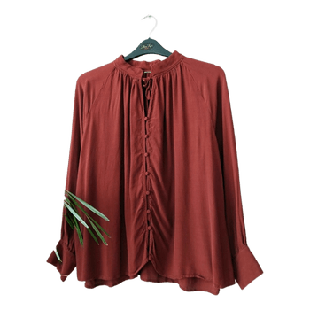 Šokolado spalvos lengvai krintanti susagstoma palaidinė, 3XL - Chocolate Brown Button-Down Blouse