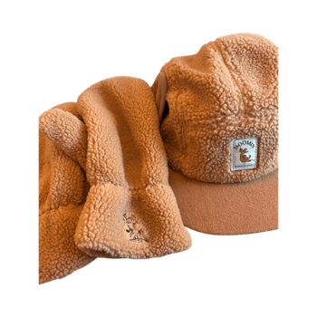 beige teddy lippalakki ja hanskat
