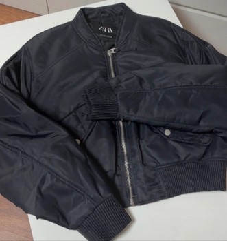 Black Zara cropped bomber jacket size L