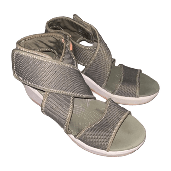 Cloudsteppers clanks sandals