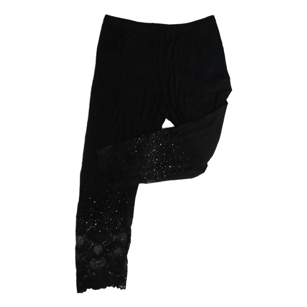 Mustat pitsilahkeiset leggingsit