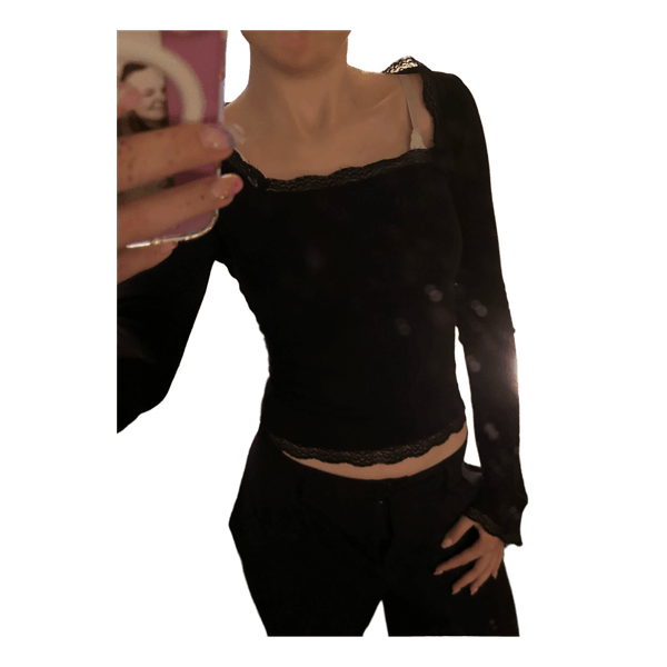 Black lace trim long-sleeved top