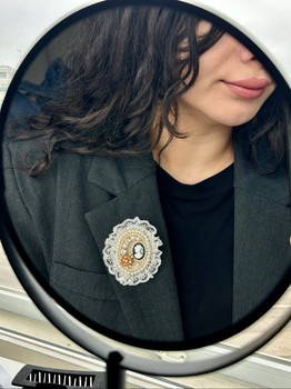 Lace cameo brooch
