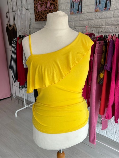 yellow ruffle top