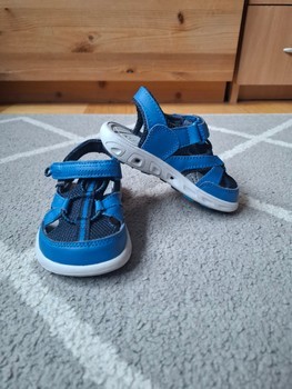 Columbia blue sandals