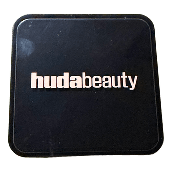 Huda Beauty Easy Bake