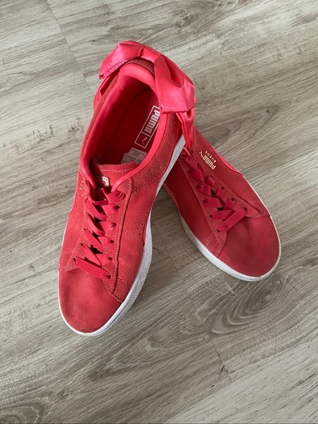 Raudoni Puma Suede kedai