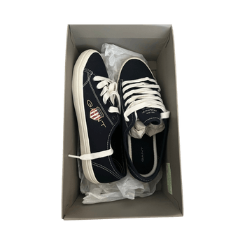Canvas low top sneakers