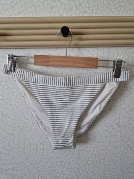 valkoinen mustaraidallinen bikinihousut 38