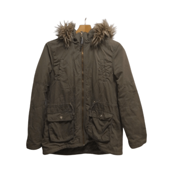 parkatyyppinen talvitakki