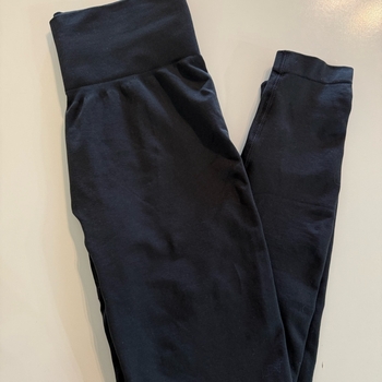 Awyrow saumattomat legginssit