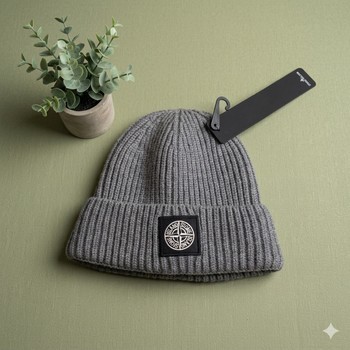 Grey ribbed beanie