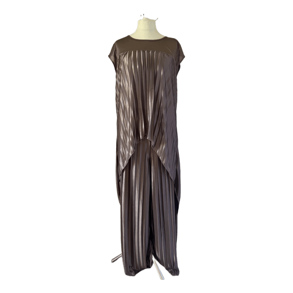 Blouse and pants set