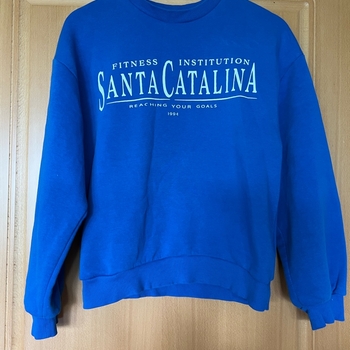 sininen collegepaita