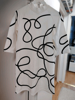 Noisy may dress