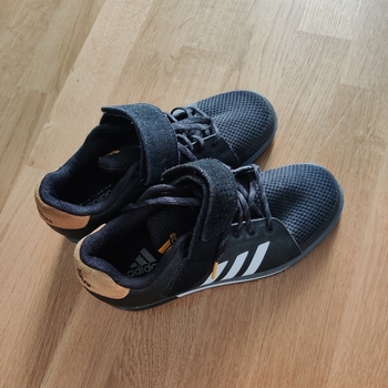 Adidas painonnostokengät