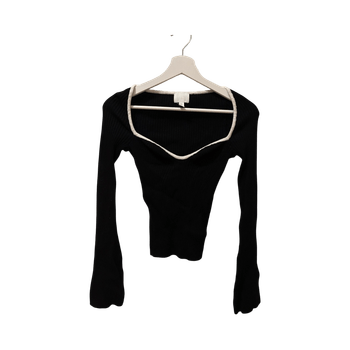 Musta ribbineulepaita