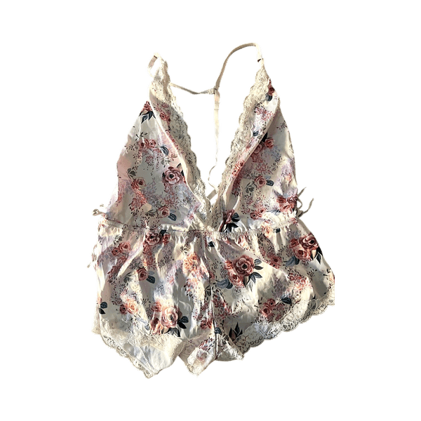 Vaaleanpunainen kukkakuosinen pyjama