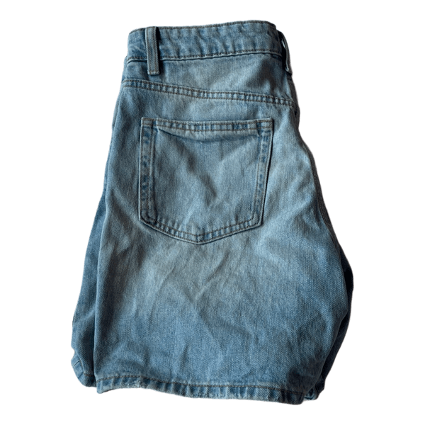 Lyseblå denimshorts