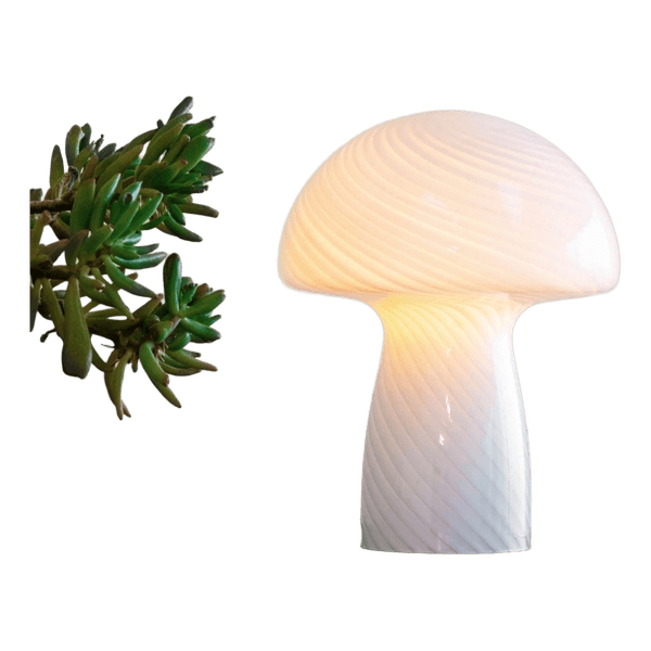 Valkoinen mushroom Valaisin