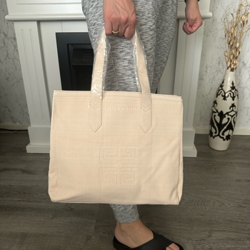 Kesälaukku Givenchy