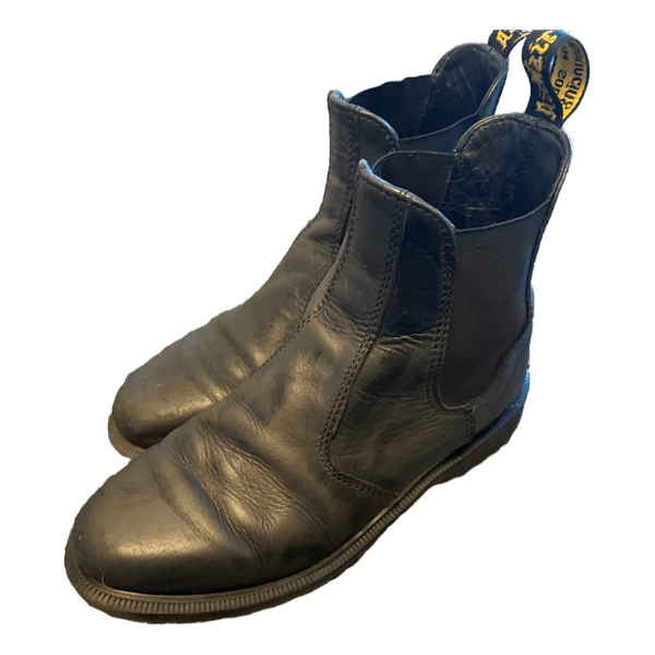 Mustat Dr. Martens nilkkurit