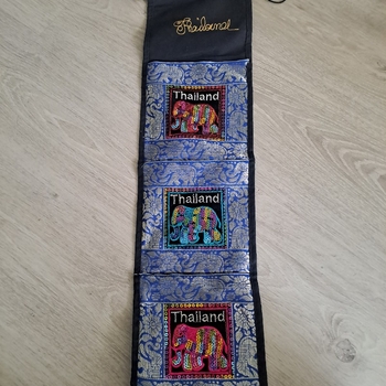 Koristeellinen seinätasku