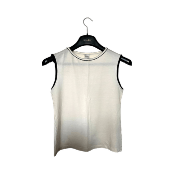 Nanso, Valkoinen hihaton paita