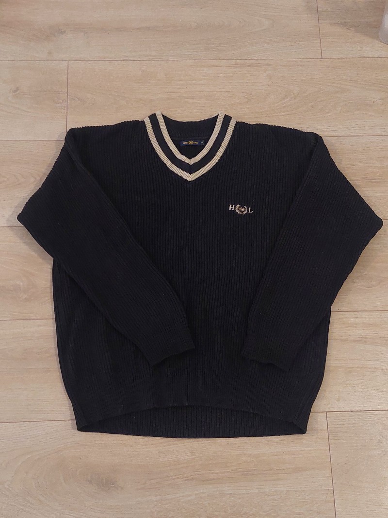 Henry Lloyd black v-neck knit sweater