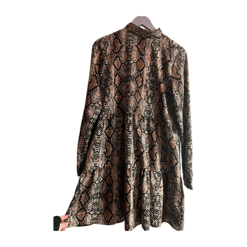 Noisy may dress