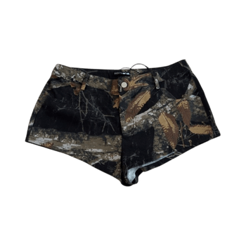 FashionNova camo minishortsit