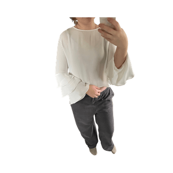 Valkoinen röyhelöpaita