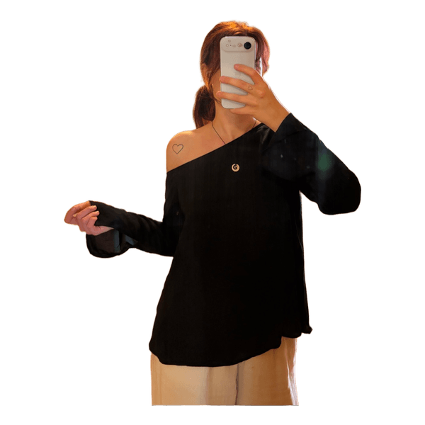 Musta offshoulderpaita
