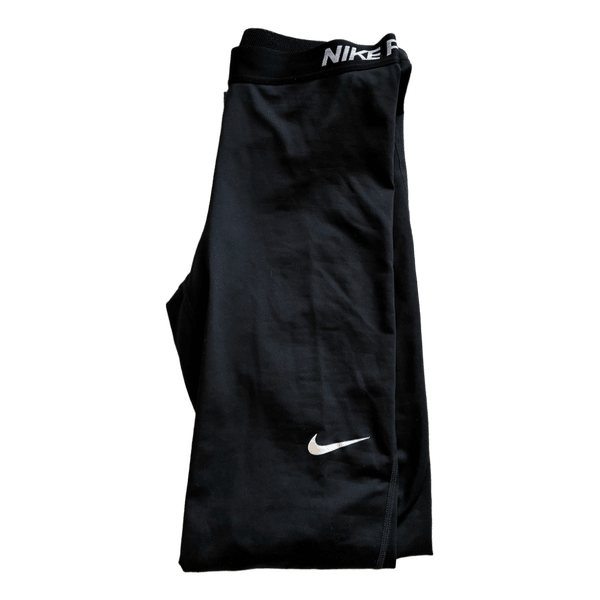 Mustat Nike Pro treenitrikoot