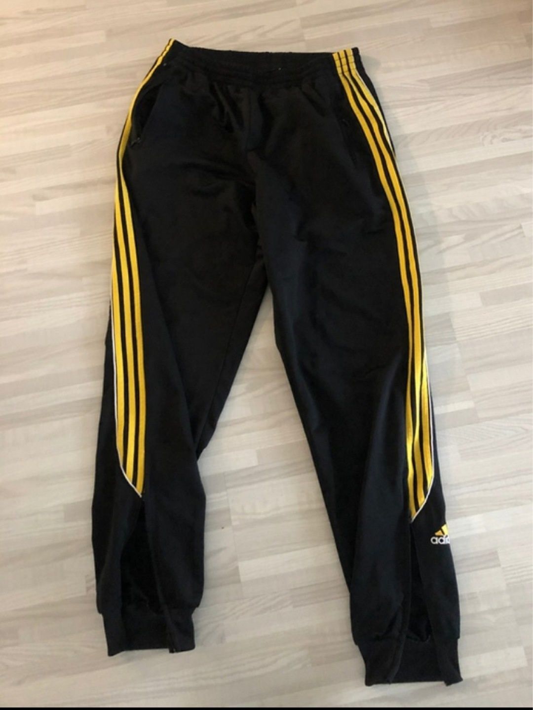 Adidas jeans