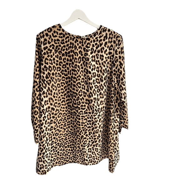 Leopardikuvioinen mekko