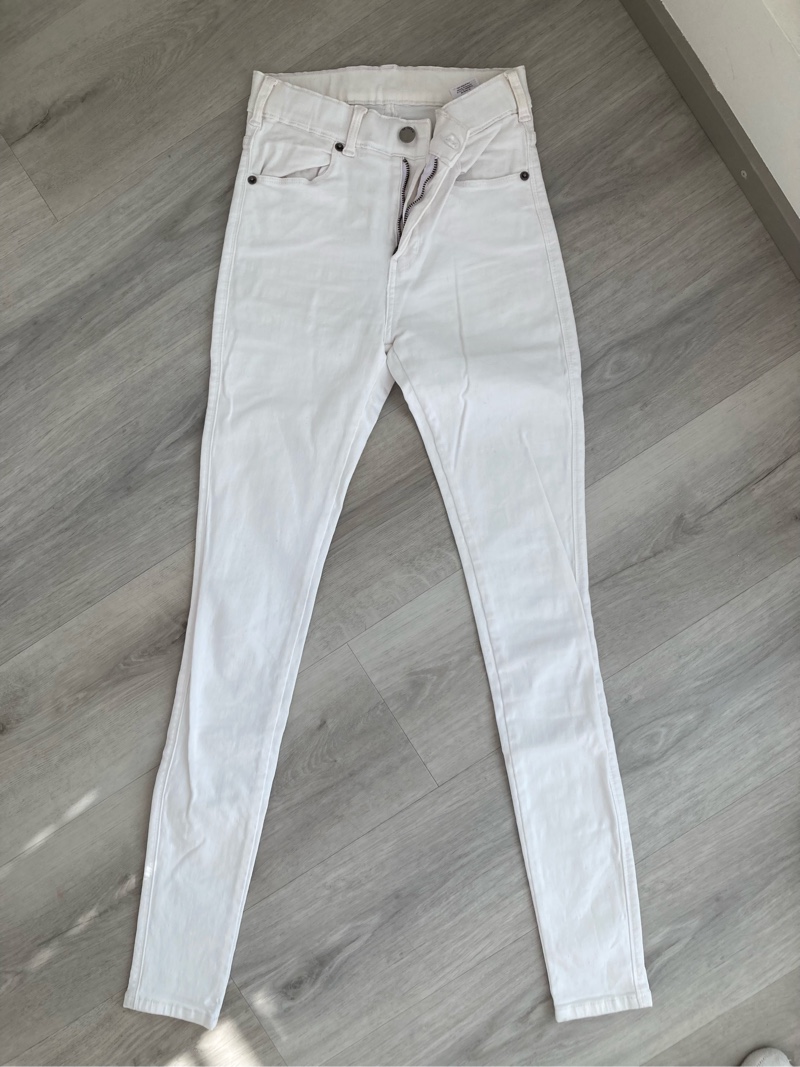 Valkoiset skinny farkut