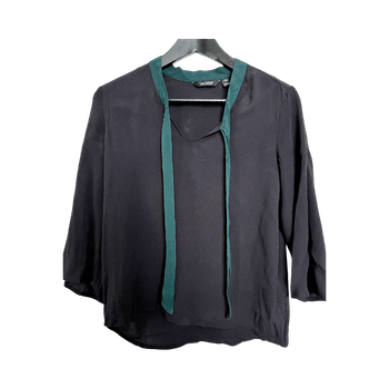 Musta - vihreä paita 