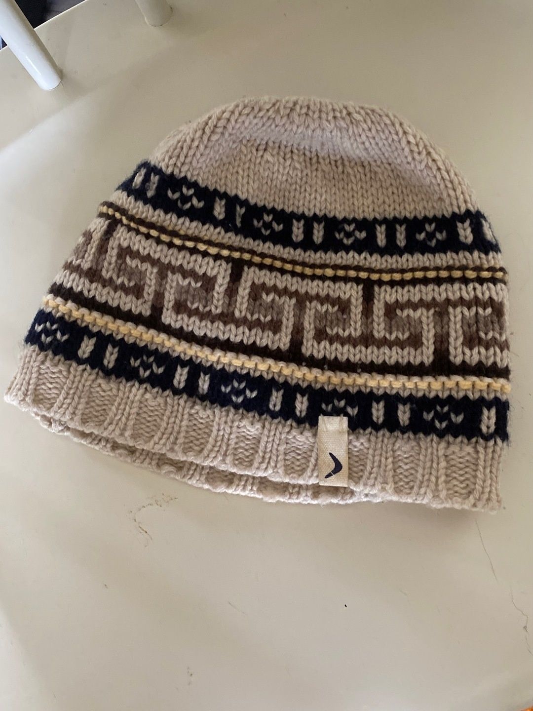 Boomerang headwear
