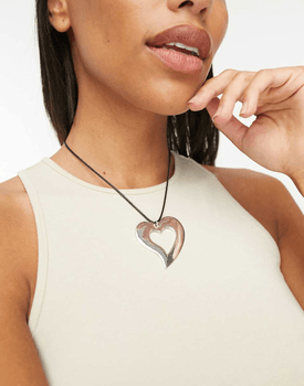 Silver heart detail necklace
