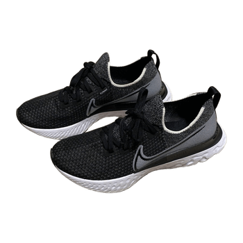 Nike sports shoes