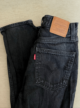 Levi's mustat farkut W25/L29
