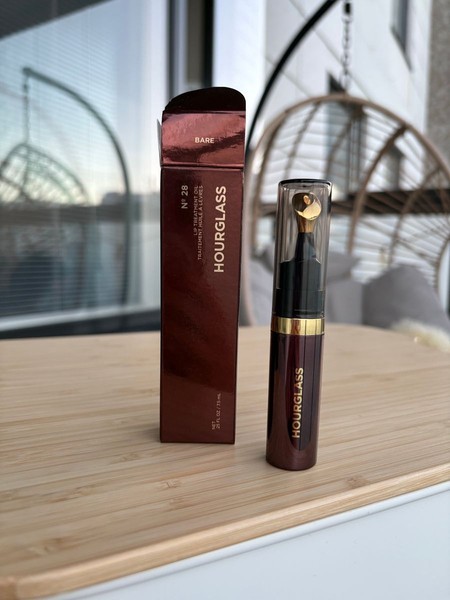 Hourglass No 28 lip treatment oil Bare