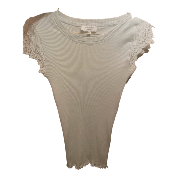 Rosemunde ribstrikket top med blonde